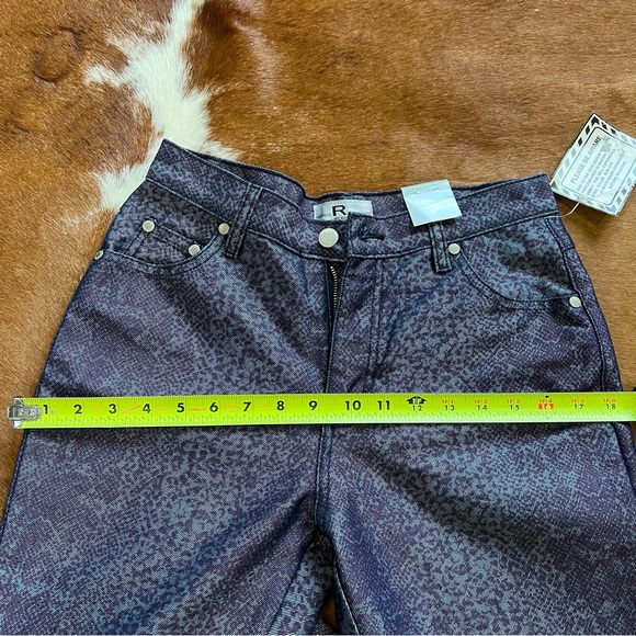 Vintage Rampage R Wear Clothing Co Woman’s Jeans Size 7 Purple Python Print - Picture 6 of 7